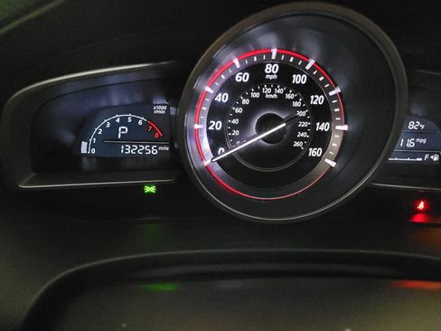 Used 2015 MAZDA MAZDA3 i Sport FWD image 23