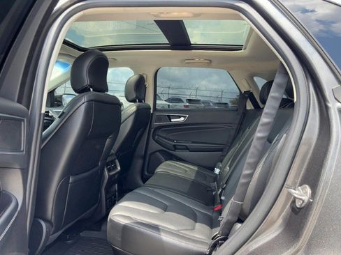 Used 2017 Ford Edge Titanium w/ Equipment Group 302A AWD/4WD image 13