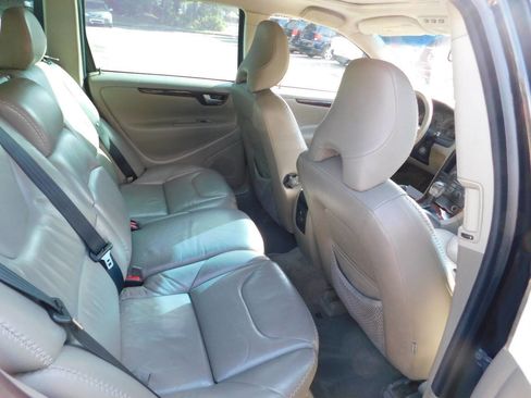 Used 2006 Volvo XC70 image 25