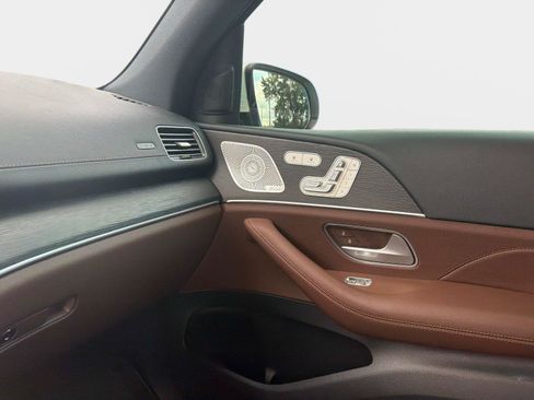 Used 2024 Mercedes-Benz GLS 450 4MATIC image 23