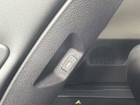 New 2026 Kia Carnival EX FWD image 38