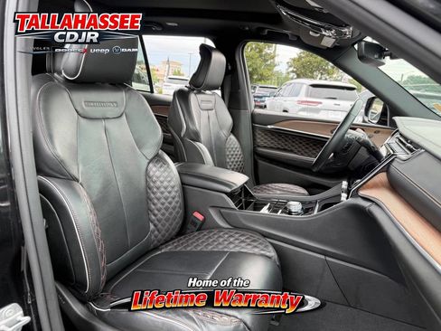 Used 2023 Jeep Grand Cherokee Summit RWD image 39