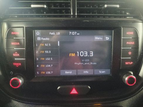 Used 2020 Kia Soul S FWD image 25