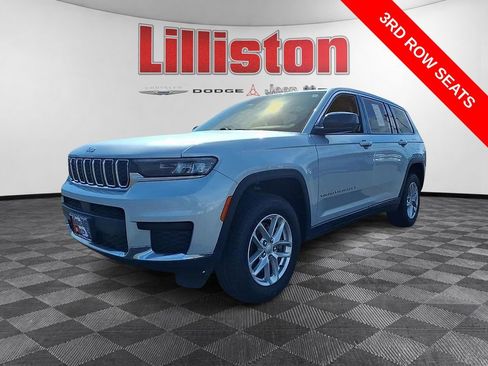 Used 2023 Jeep Grand Cherokee L Laredo AWD/4WD image 5