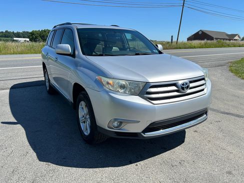 Used 2013 Toyota Highlander SE AWD/4WD image 3