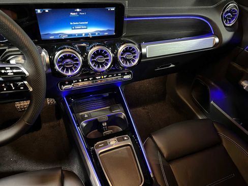 New 2026 Mercedes-Benz GLB 250 4MATIC image 32