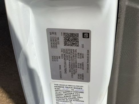 New 2026 Chevrolet Express 2500 w/ Driver Convenience Package image 32