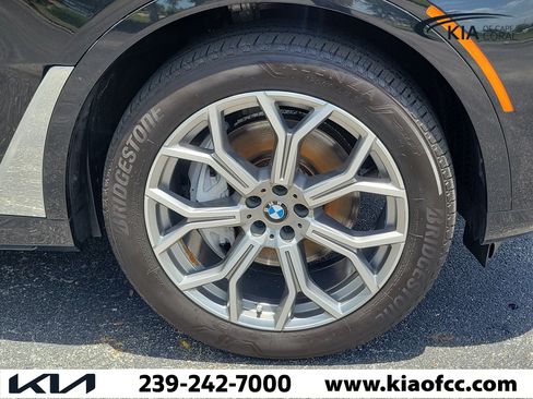Used 2023 BMW X7 xDrive40i AWD/4WD image 7