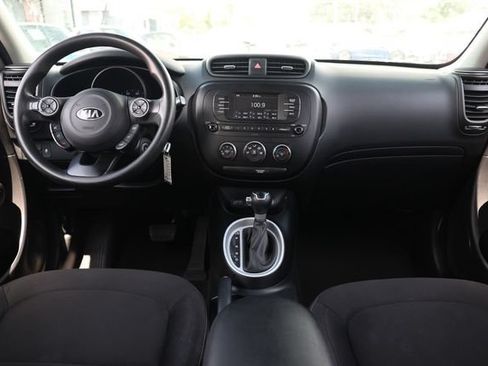 Used 2017 Kia Soul FWD image 22