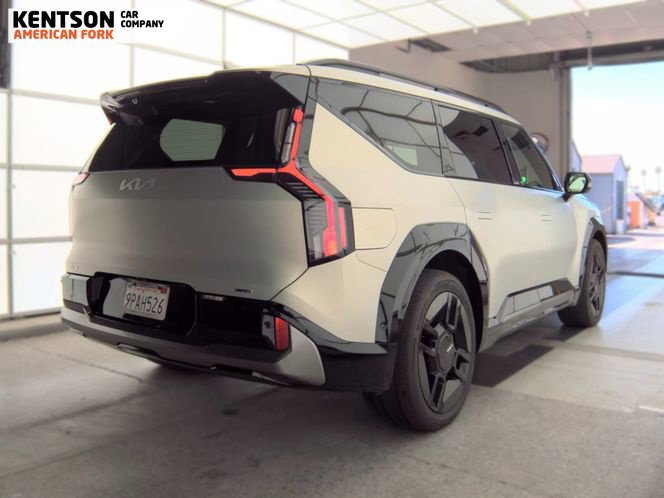 Used 2024 Kia EV9 GT-Line AWD/4WD image 3
