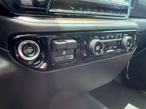Used 2024 Chevrolet Silverado 2500 LT AWD/4WD image 32