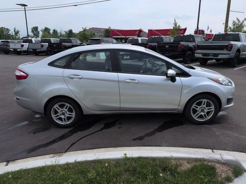 Certified 2017 Ford Fiesta SE FWD image 6