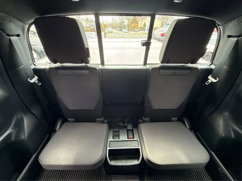 Used 2016 Toyota Tacoma TRD Sport image 28