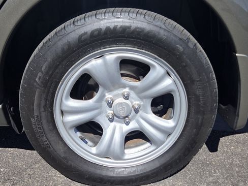 Used 2005 Subaru Outback 2.5i Limited AWD/4WD image 9
