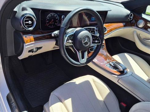 Used 2019 Mercedes-Benz E 300 4MATIC image 3
