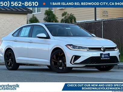 Used 2025 Volkswagen Jetta SE w/ Sunroof Package
