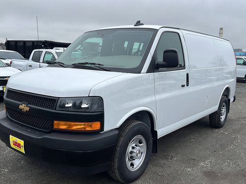 New 2025 Chevrolet Express 2500 RWD image 4