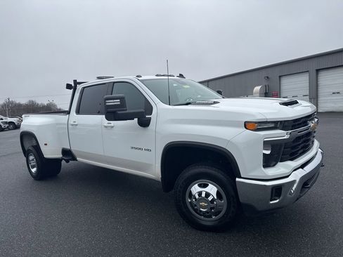 Used 2024 Chevrolet Silverado 3500 LT w/ Convenience Package image 1
