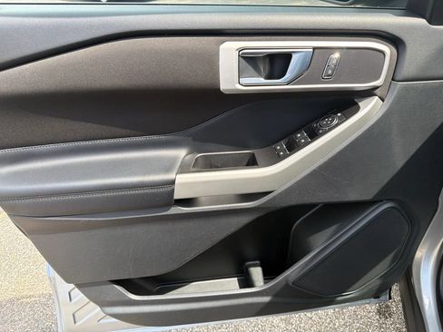 Used 2020 Ford Explorer XLT w/ Comfort Package AWD/4WD image 15