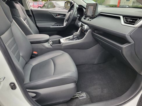 Certified 2022 Toyota RAV4 XLE Premium image 16