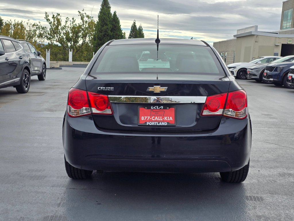 Used 2014 Chevrolet Cruze LS FWD image 4