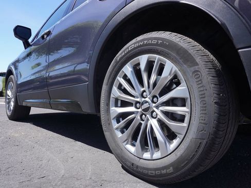 Certified 2025 Cadillac XT4 Premium Luxury image 6