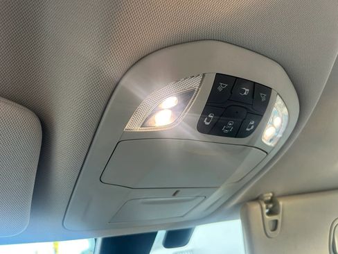Used 2018 Chrysler Pacifica Touring-L Plus w/ Tire & Wheel Group FWD image 30