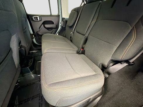 Used 2024 Jeep Wrangler Unlimited AWD/4WD image 13