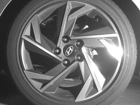 Used 2025 Hyundai Elantra Limited FWD image 14