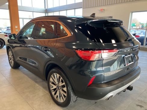 Used 2022 Ford Escape Titanium w/ Class II Trailer Tow Package image 7
