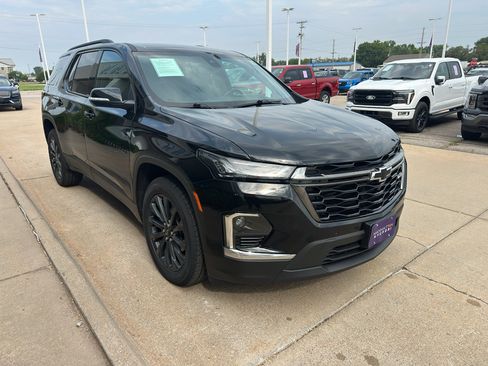 Used 2023 Chevrolet Traverse RS FWD image 6