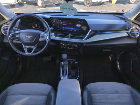 Certified 2025 Chevrolet Trax LT w/ Driver Confidence Package FWD image 15