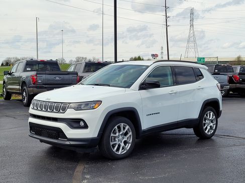 Used 2022 Jeep Compass Latitude image 8
