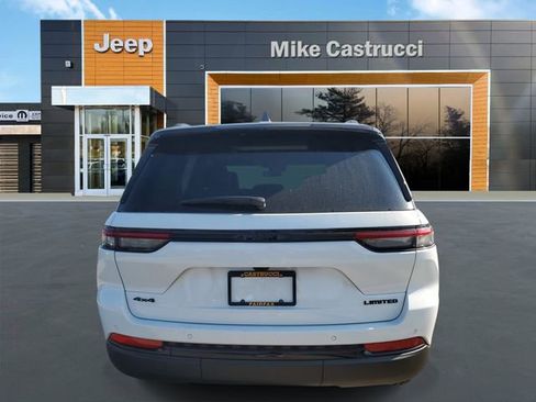 New 2025 Jeep Grand Cherokee Limited w/ Black Appearance Package image 4