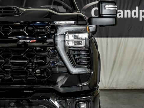 Used 2025 Chevrolet Silverado 2500 ZR2 w/ Technology Package image 41