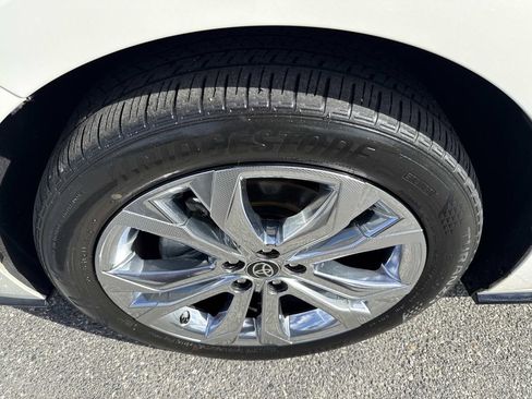 Used 2021 Toyota Sienna Platinum image 12