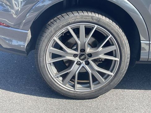 Used 2025 Audi Q3 2.0T Premium Plus w/ Premium Plus Package AWD/4WD image 9