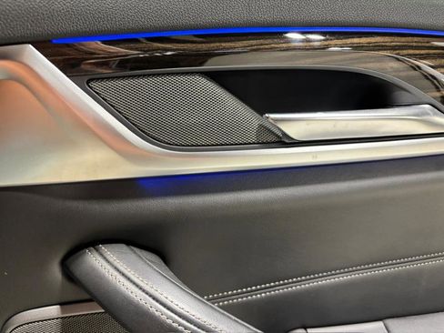 Used 2018 BMW 540i xDrive image 13