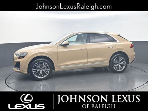 Used 2025 Audi Q8 Premium Plus image 2