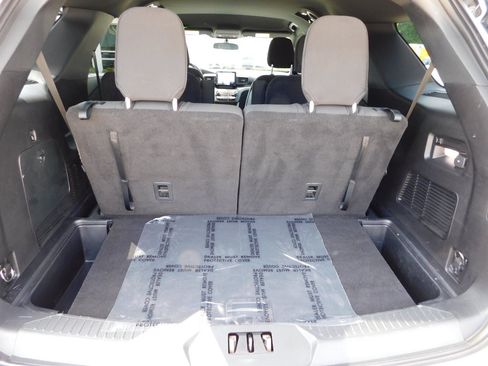 Used 2020 Ford Explorer XLT AWD/4WD image 35