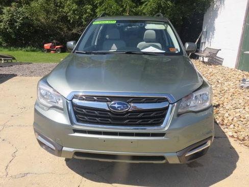 Used 2017 Subaru Forester 2.5i Premium AWD/4WD image 2