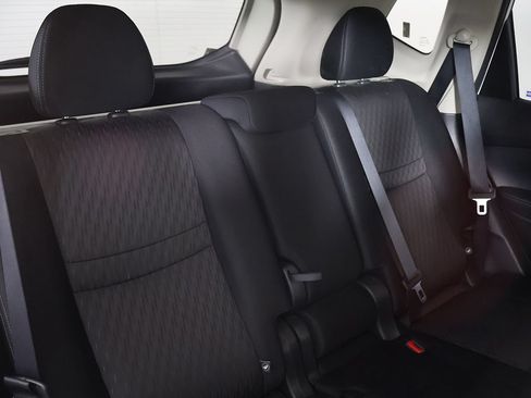 Used 2019 Nissan Rogue SV w/ Premium Package AWD/4WD image 33