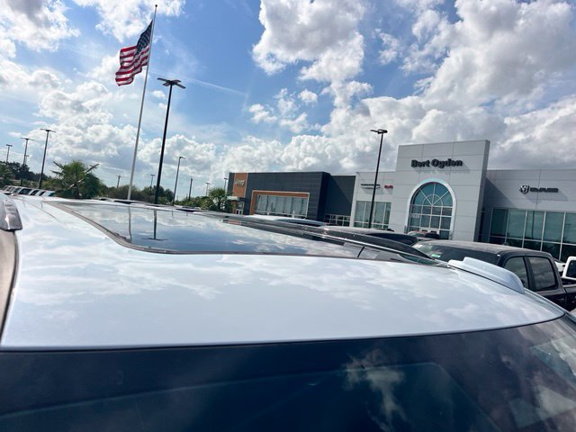 Used 2026 Cadillac Escalade V AWD/4WD image 7