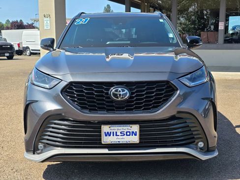 Used 2021 Toyota Highlander XSE image 3