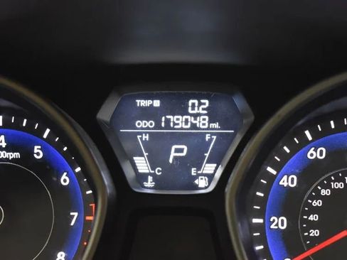 Used 2012 Hyundai Elantra GLS w/ Preferred Pkg 3 FWD image 26