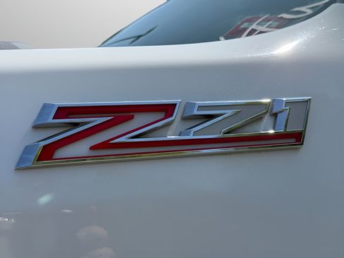 Used 2022 Chevrolet Silverado 2500 LTZ w/ Z71 Chrome Sport Edition AWD/4WD image 19