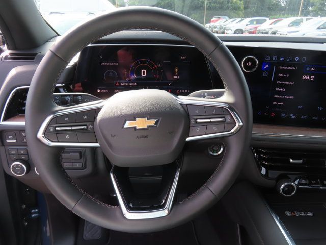 Used 2026 Chevrolet Suburban High Country AWD/4WD image 17