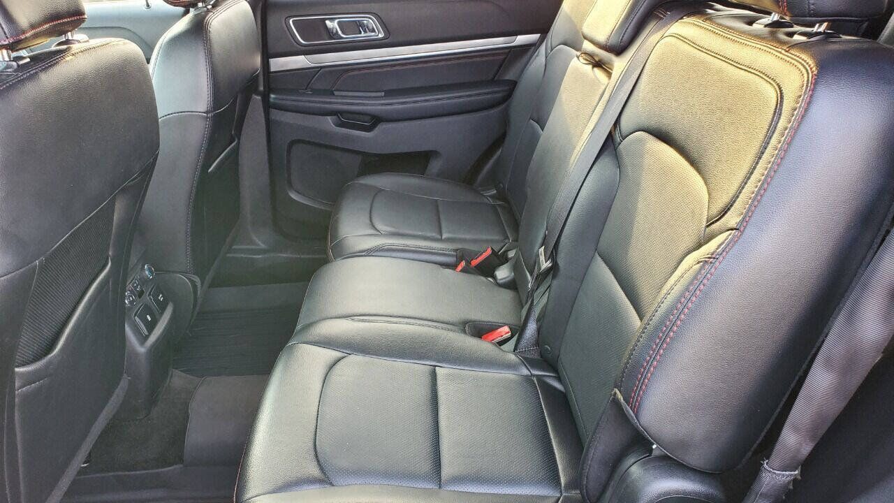 Used 2018 Ford Explorer Sport w/ Equipment Group 401A AWD/4WD image 12