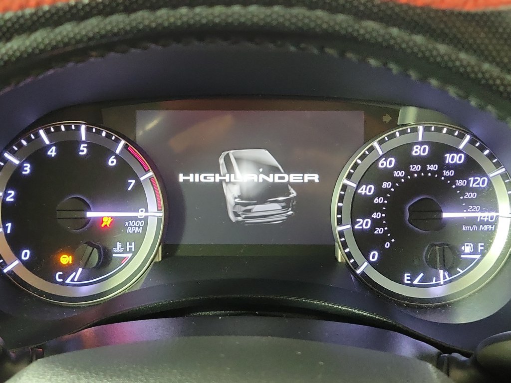 Used 2023 Toyota Highlander XSE FWD image 17