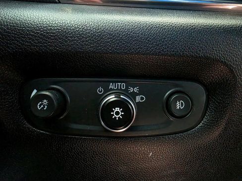 Used 2019 Chevrolet Traverse Premier w/ Redline Edition AWD/4WD image 18